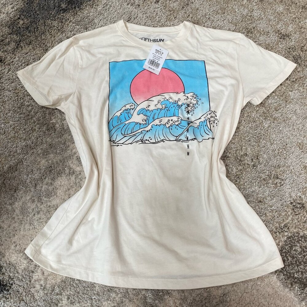 Tan Beach Waves and Sun T Shirt NWT Size M